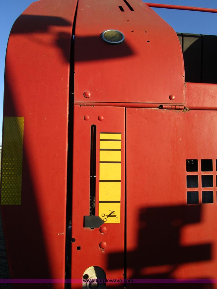 image for item D2315 2006 New Holland BR750 round baler