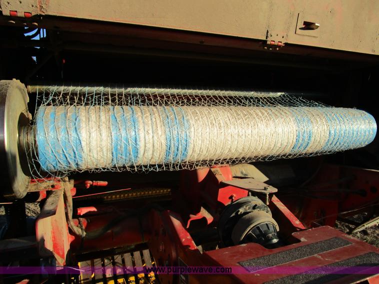 image for item D2315 2006 New Holland BR750 round baler