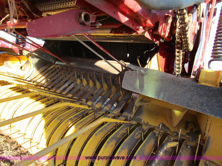 image for item D2315 2006 New Holland BR750 round baler
