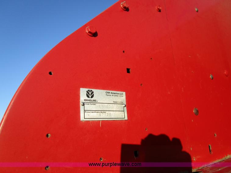 image for item D2315 2006 New Holland BR750 round baler