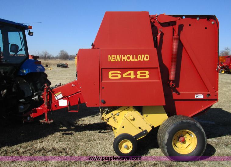 image for item D2316 2000 New Holland 648 round baler