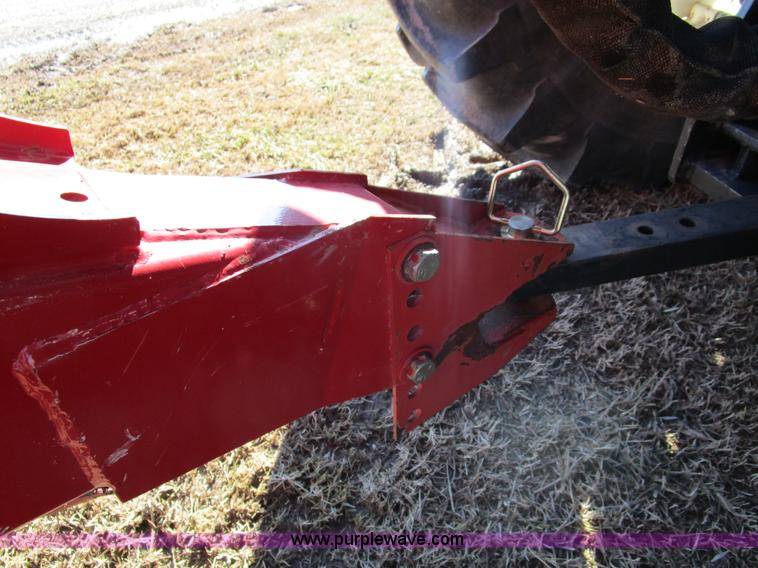 image for item D2316 2000 New Holland 648 round baler