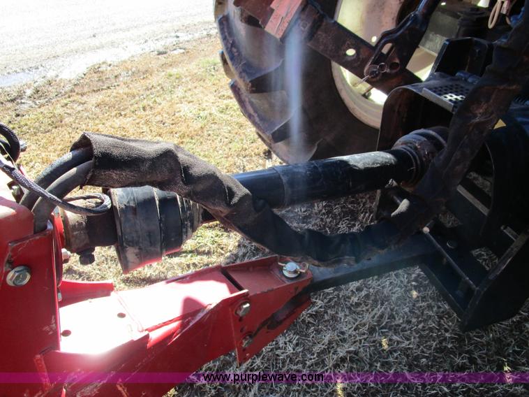 image for item D2316 2000 New Holland 648 round baler