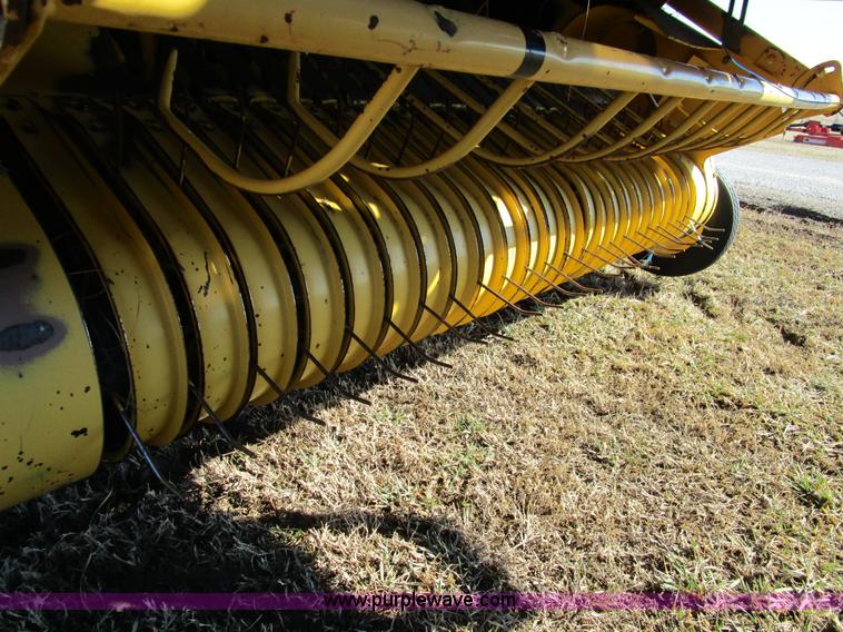image for item D2316 2000 New Holland 648 round baler