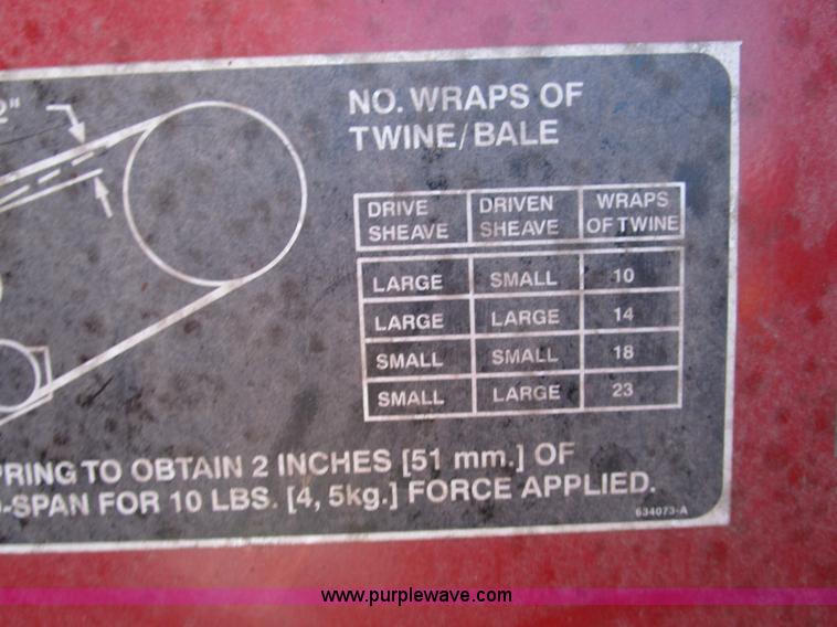 image for item D2316 2000 New Holland 648 round baler