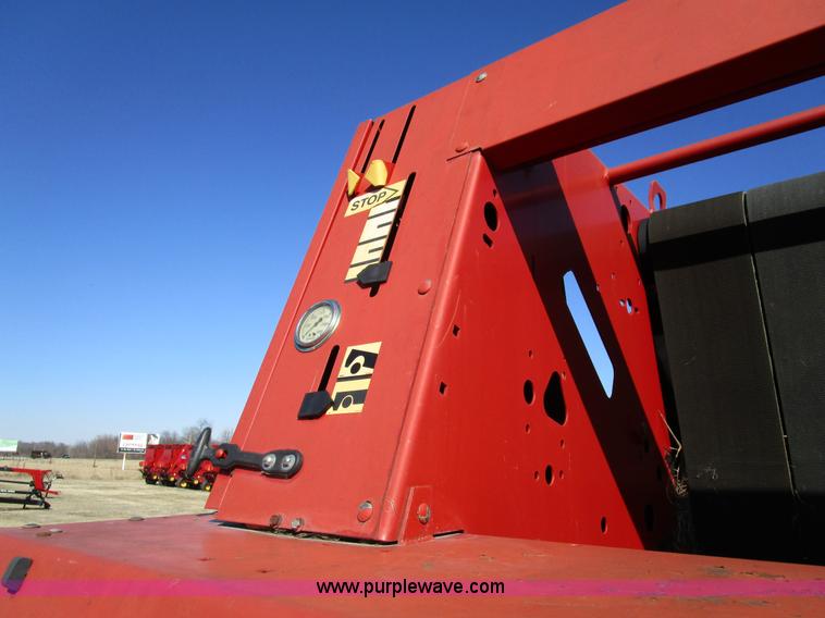 image for item D2316 2000 New Holland 648 round baler