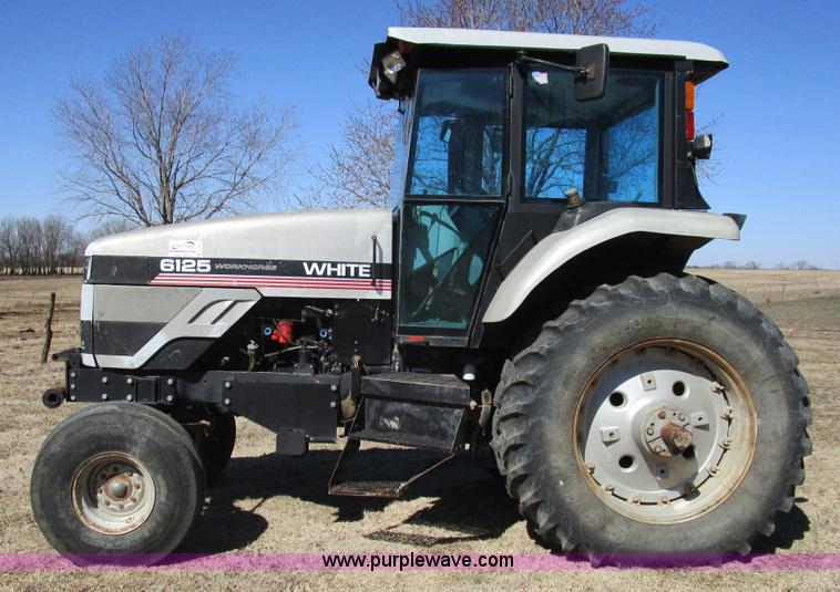 image for item D2317 1993 White 6125 tractor