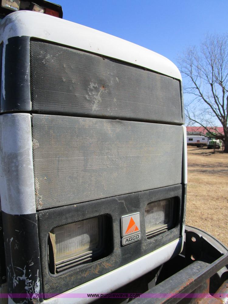 image for item D2317 1993 White 6125 tractor