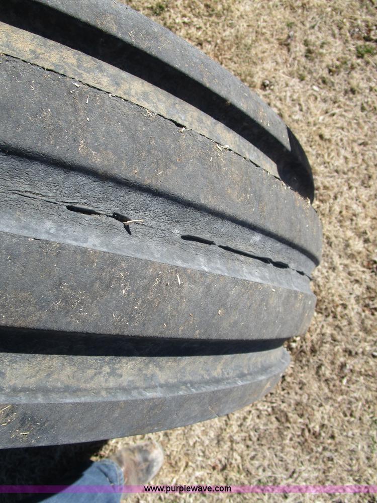 image for item D2317 1993 White 6125 tractor