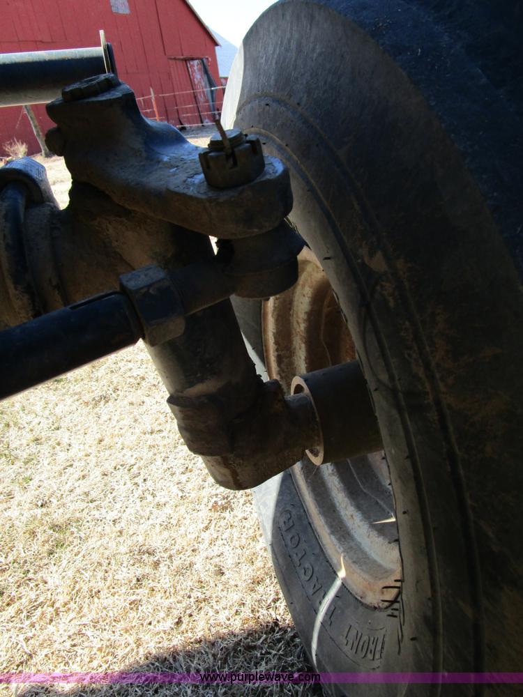 image for item D2317 1993 White 6125 tractor