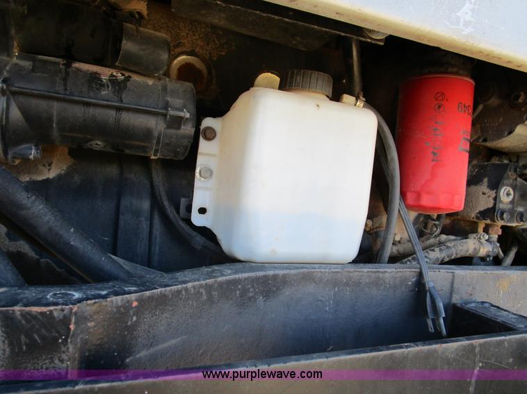 image for item D2317 1993 White 6125 tractor