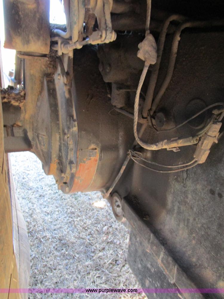 image for item D2317 1993 White 6125 tractor