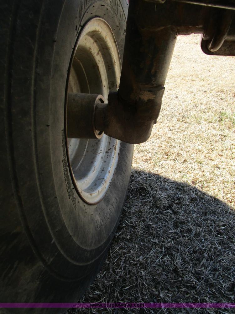 image for item D2317 1993 White 6125 tractor