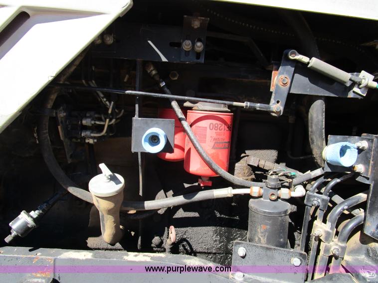 image for item D2317 1993 White 6125 tractor