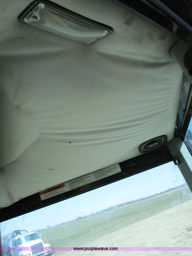 image for item D2317 1993 White 6125 tractor