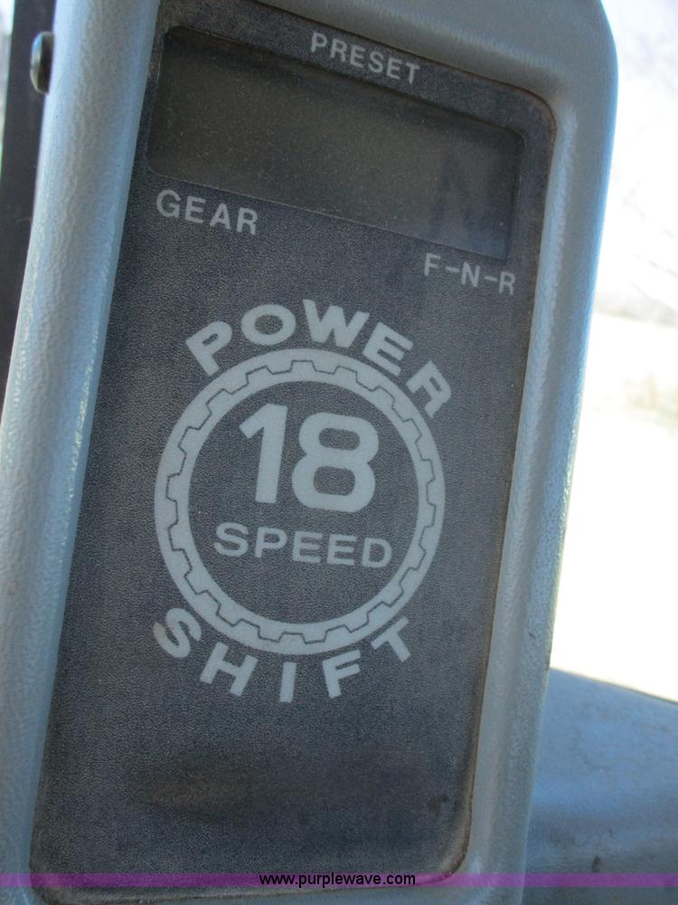 image for item D2317 1993 White 6125 tractor