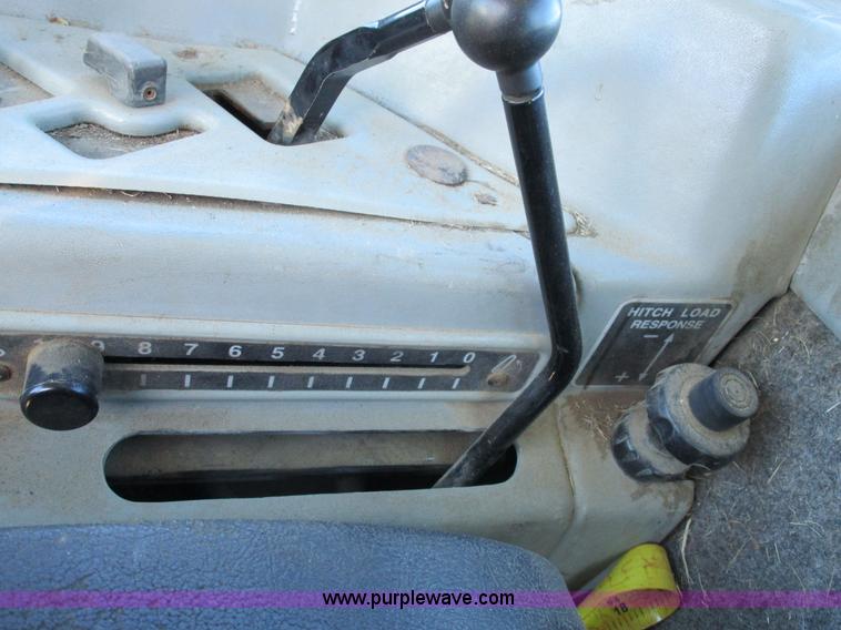 image for item D2317 1993 White 6125 tractor