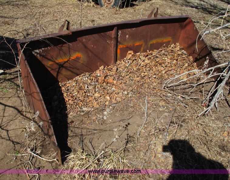 image for item D2317 1993 White 6125 tractor