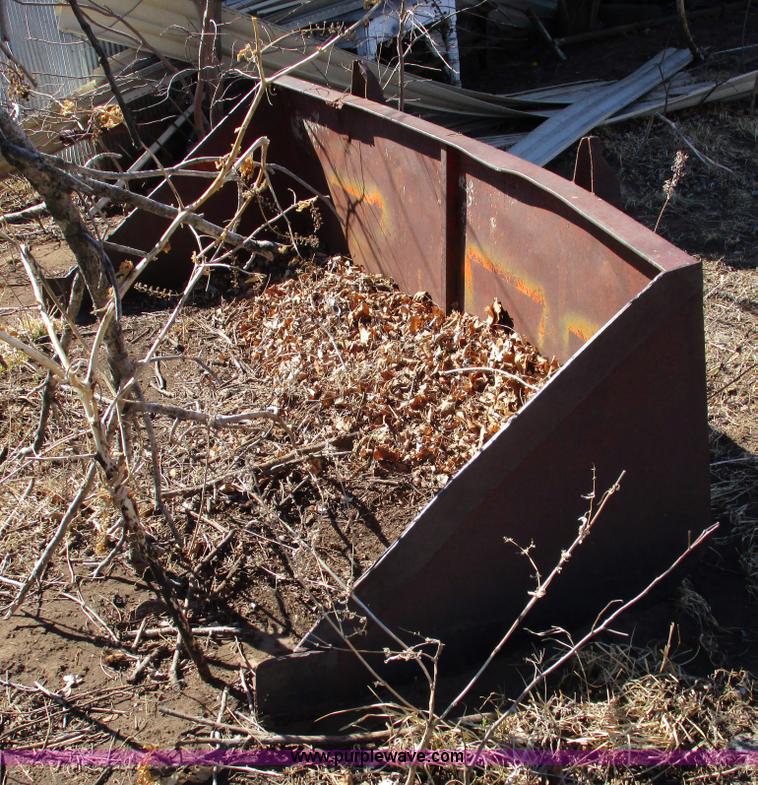 image for item D2317 1993 White 6125 tractor