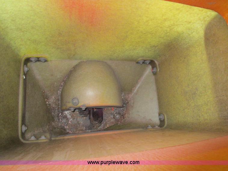 image for item D2318 John Deere 7200 planter