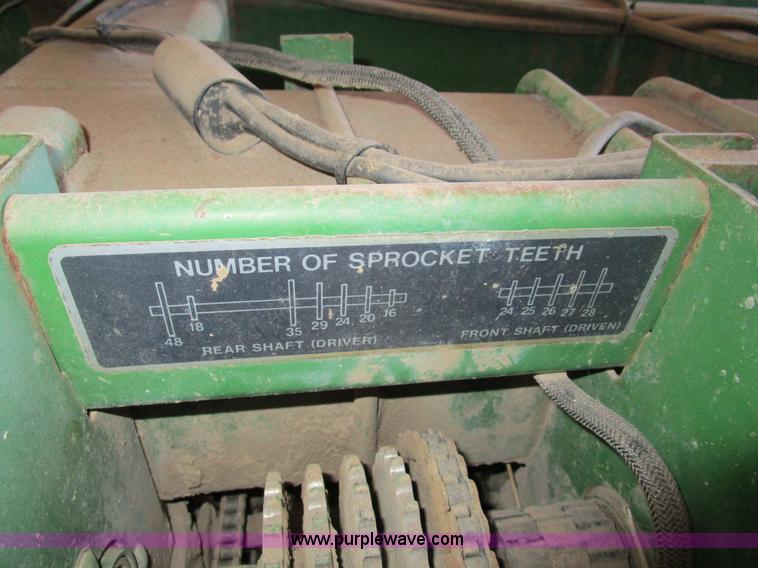 image for item D2318 John Deere 7200 planter