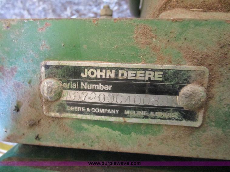 image for item D2318 John Deere 7200 planter