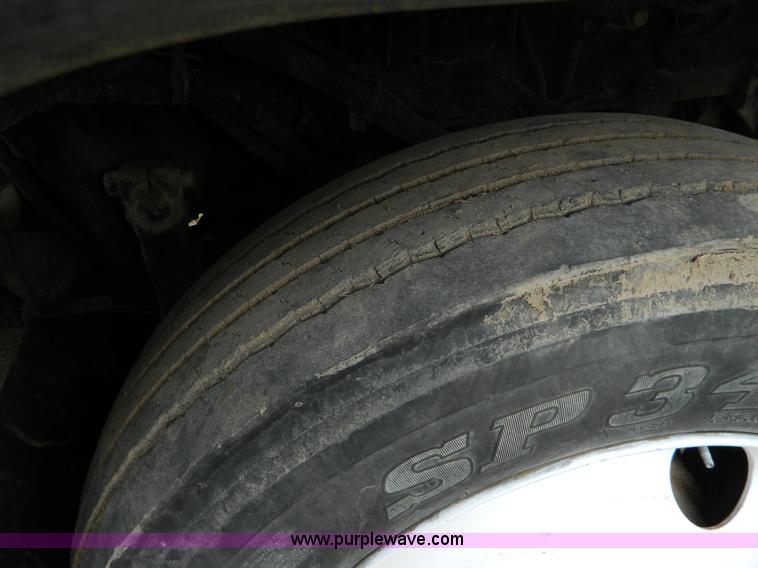 image for item D6140 1989 Freightliner FLA semi truck