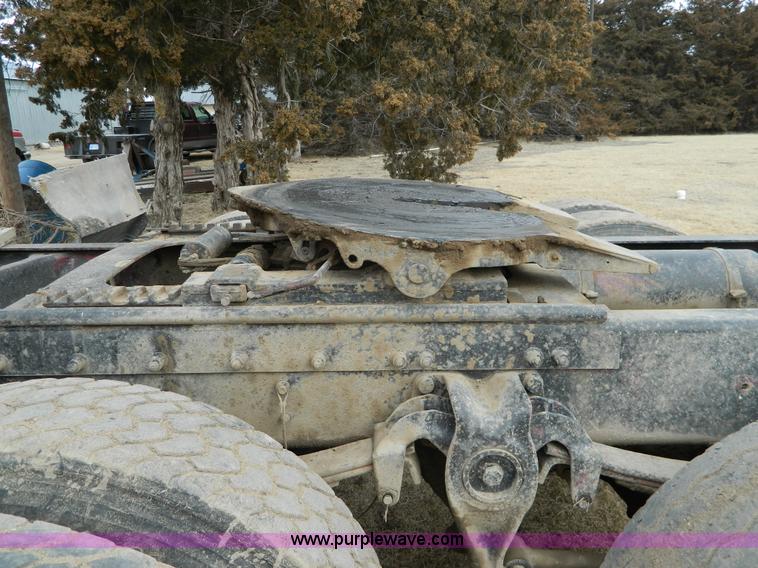 image for item D6140 1989 Freightliner FLA semi truck