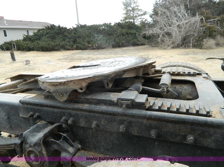 image for item D6140 1989 Freightliner FLA semi truck