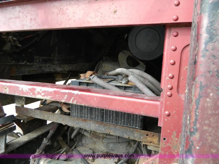 image for item D6140 1989 Freightliner FLA semi truck