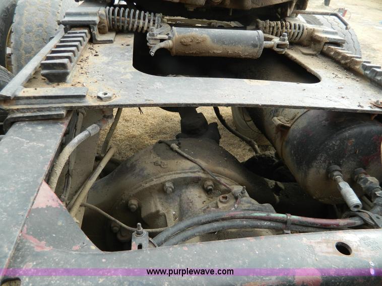 image for item D6140 1989 Freightliner FLA semi truck