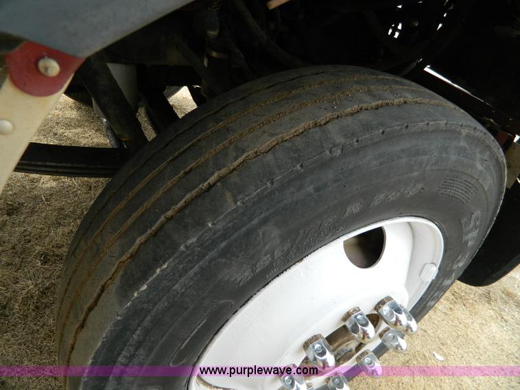 image for item D6140 1989 Freightliner FLA semi truck