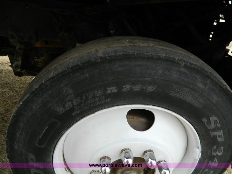 image for item D6140 1989 Freightliner FLA semi truck