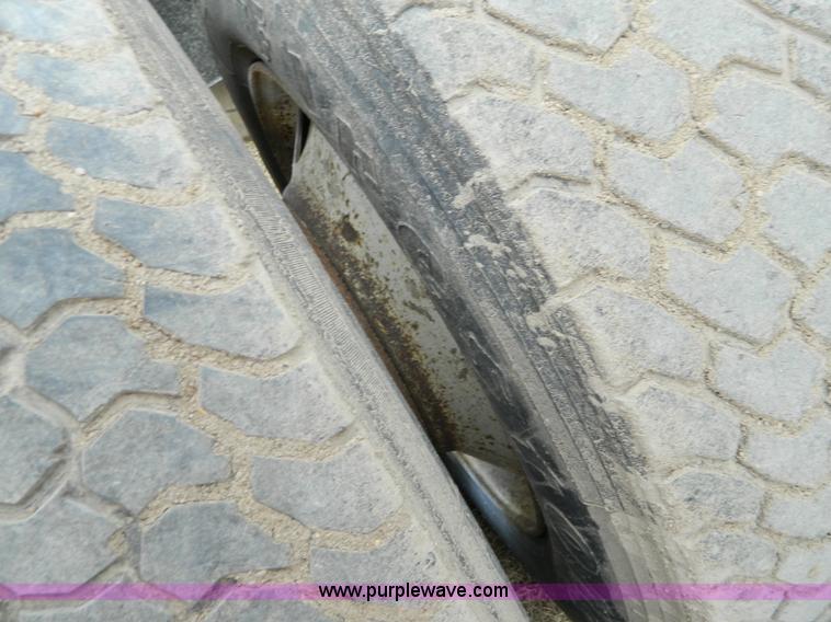 image for item D6140 1989 Freightliner FLA semi truck