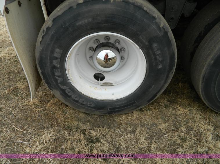 image for item D6141 1999 Jet grain trailer
