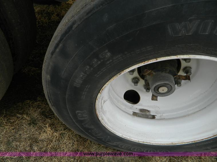 image for item D6141 1999 Jet grain trailer