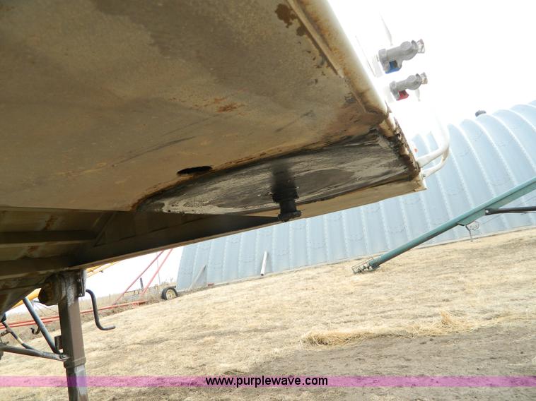 image for item D6141 1999 Jet grain trailer