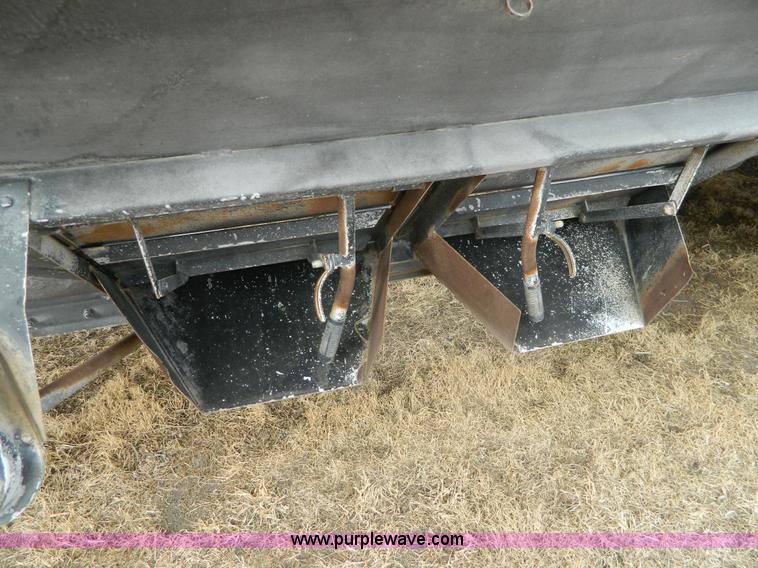 image for item D6141 1999 Jet grain trailer