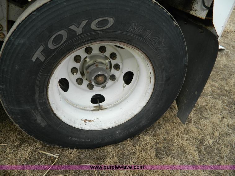 image for item D6142 2005 MCM SG7R grain trailer