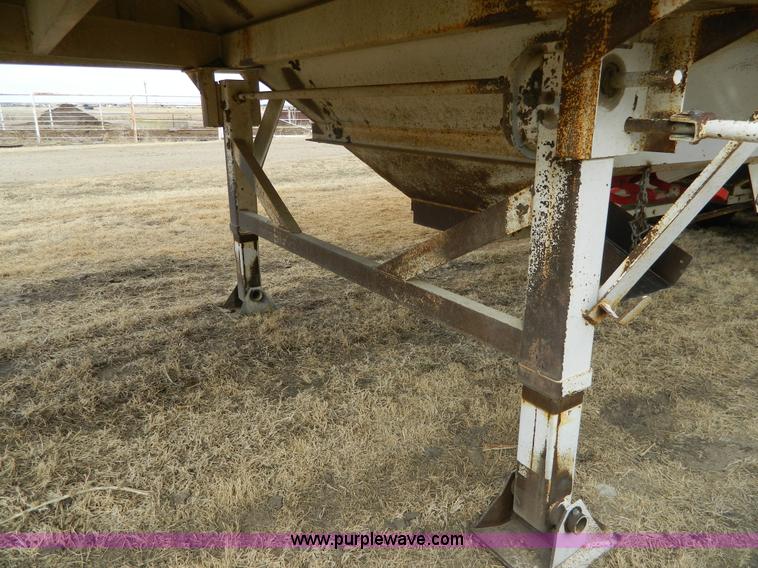 image for item D6142 2005 MCM SG7R grain trailer