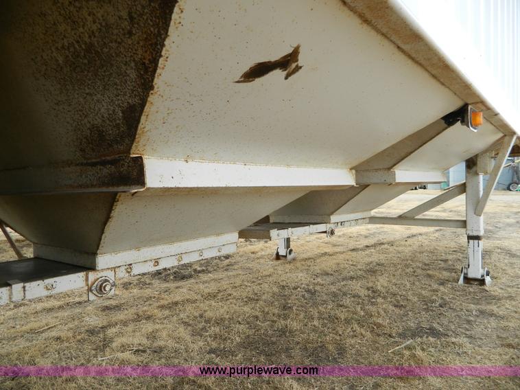 image for item D6142 2005 MCM SG7R grain trailer