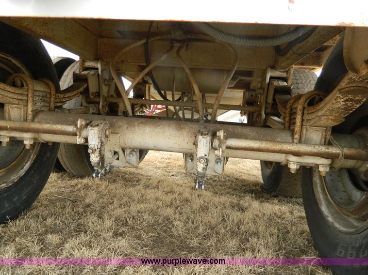 image for item D6142 2005 MCM SG7R grain trailer