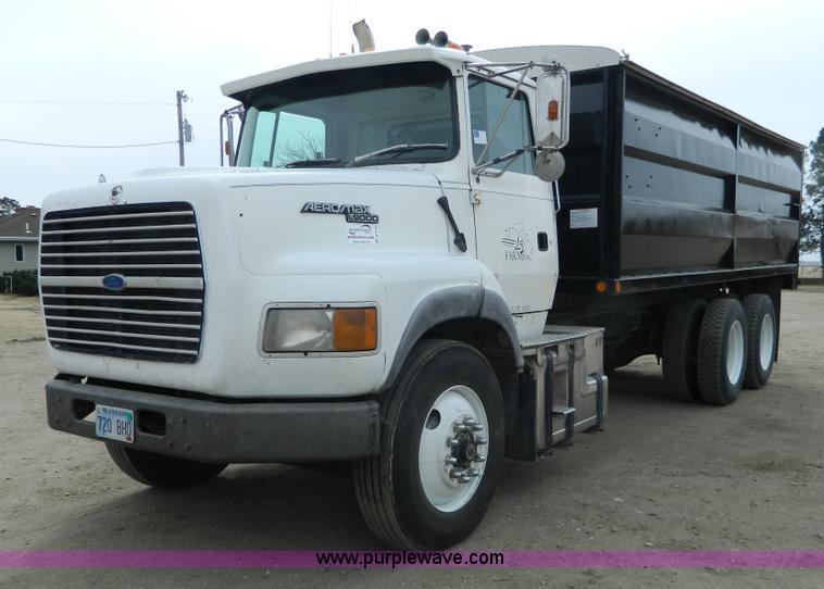 image for item D6145 1994 Ford L9000 grain truck
