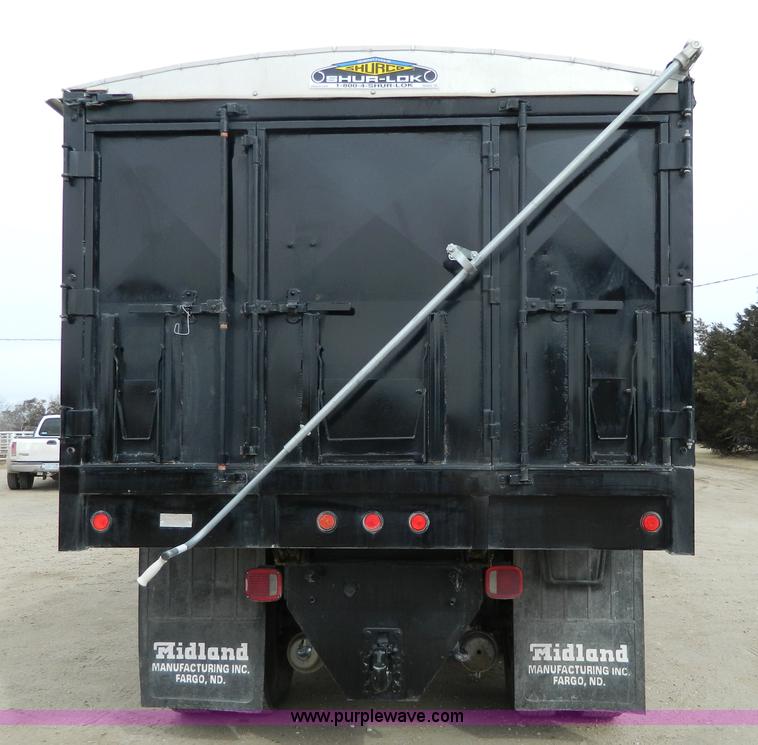 image for item D6145 1994 Ford L9000 grain truck