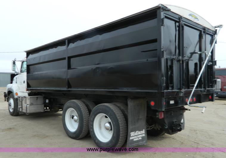 image for item D6145 1994 Ford L9000 grain truck