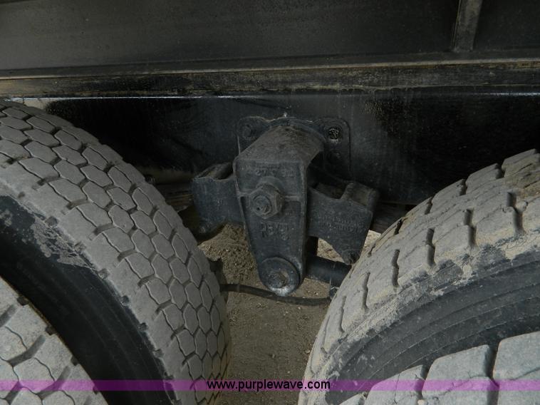 image for item D6145 1994 Ford L9000 grain truck