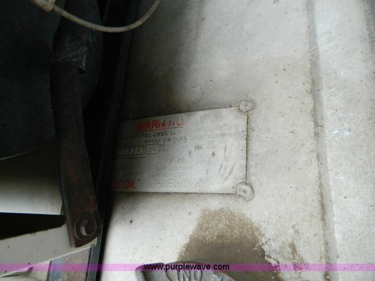 image for item D6145 1994 Ford L9000 grain truck