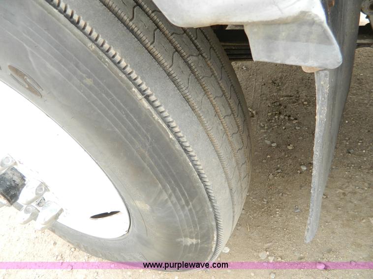 image for item D6145 1994 Ford L9000 grain truck