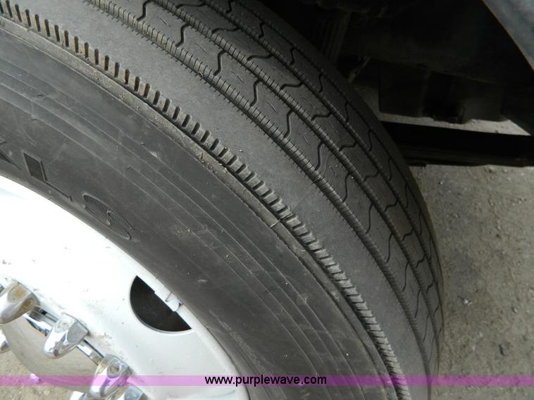 image for item D6145 1994 Ford L9000 grain truck