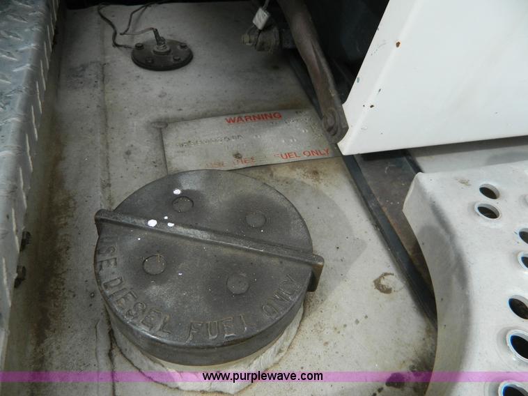 image for item D6145 1994 Ford L9000 grain truck